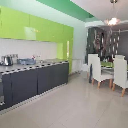 Villa Chic Retreat In Buna Ziua - Jacuzzi, Outdoor Gym, Bbq, Parking *