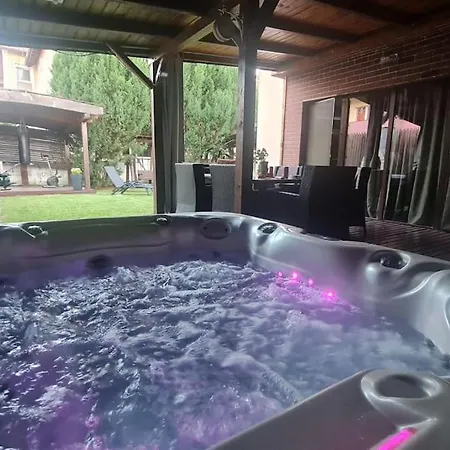 Chic Retreat In Buna Ziua - Jacuzzi, Outdoor Gym, Bbq, Parking Villa *