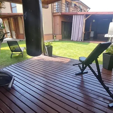 Chic Retreat In Buna Ziua - Jacuzzi, Outdoor Gym, Bbq, Parking